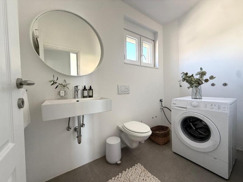 Apartment Beachfront Petar - image 7