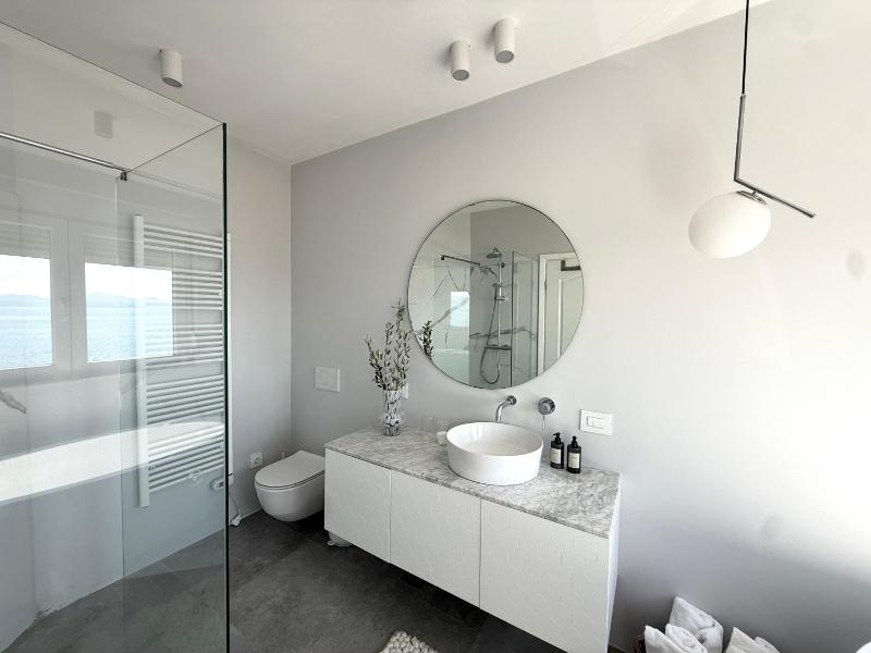 Apartment Beachfront Petar - image 8
