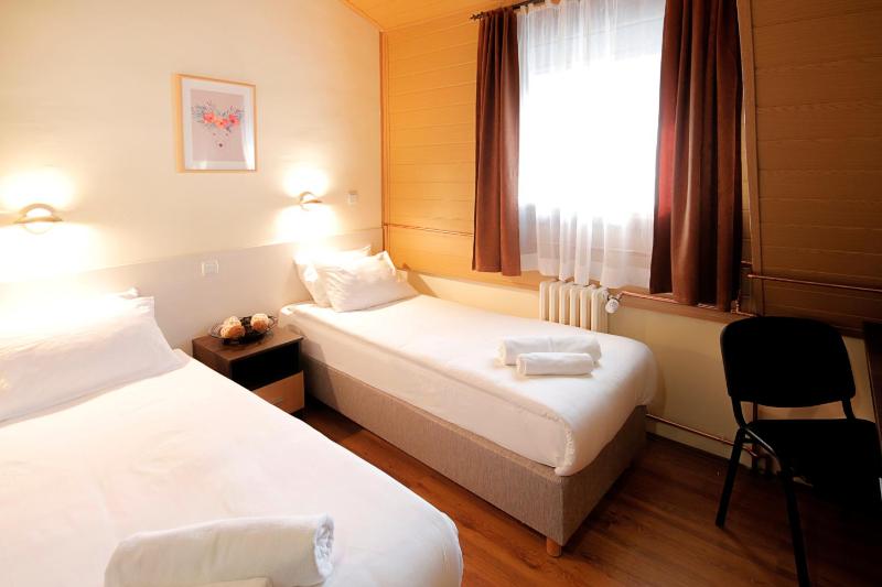 Double or Twin Room image 3