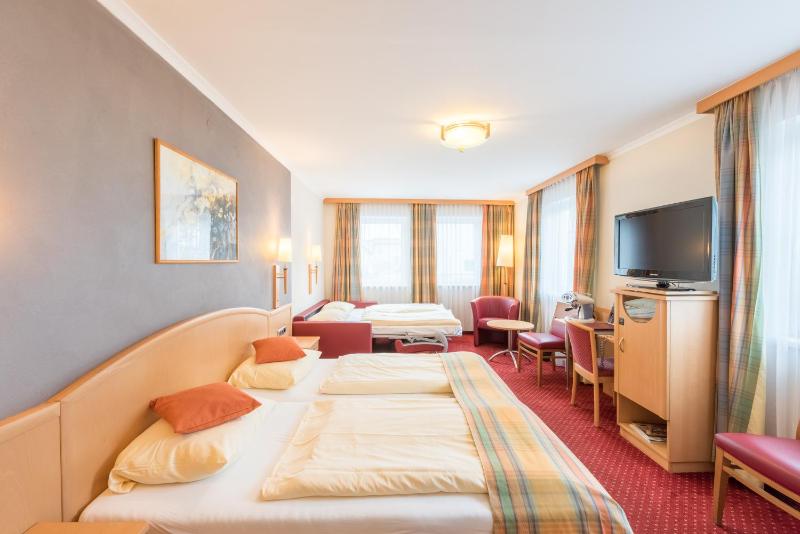 Quadruple Room image 1