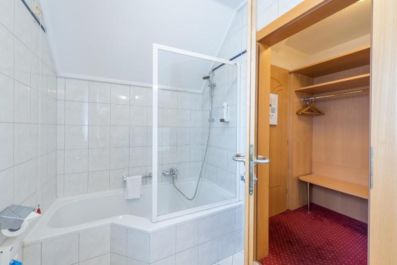 Triple Room image 4