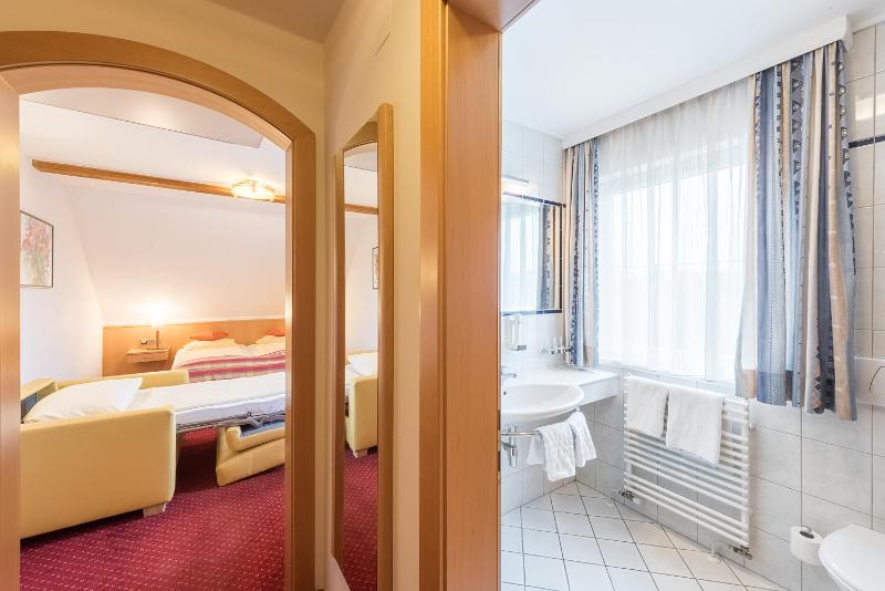 Triple Room image 3