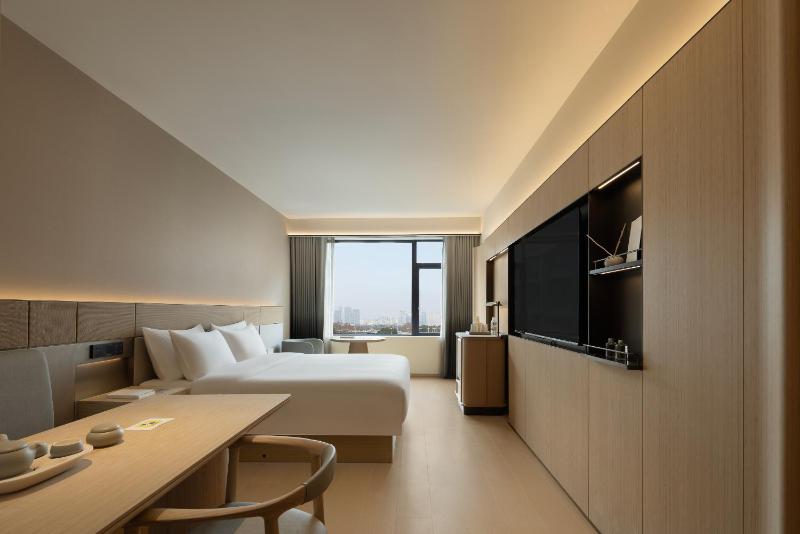 JI Hotel Changsha IFS Orange Island Branch - image 3
