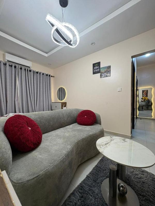 Pinecourt Luxury Apartment - image 1