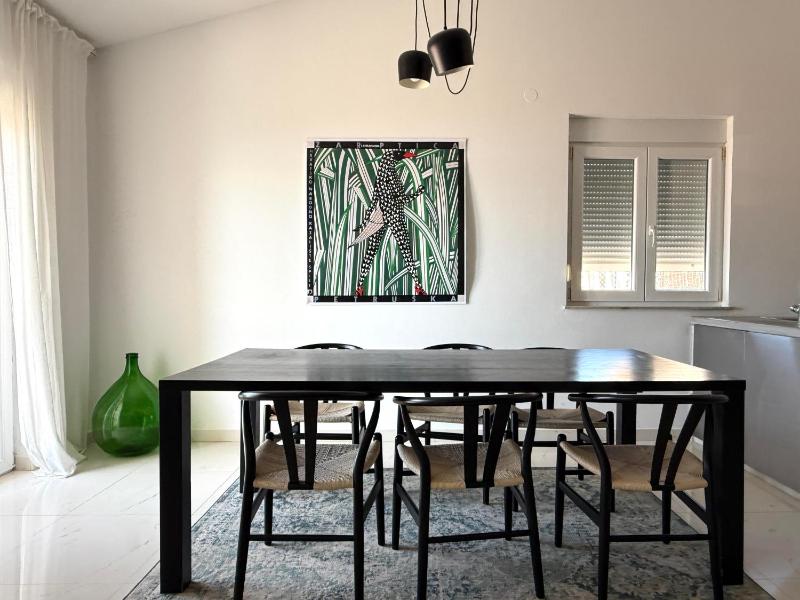 Apartment Beachfront Petar - image 10