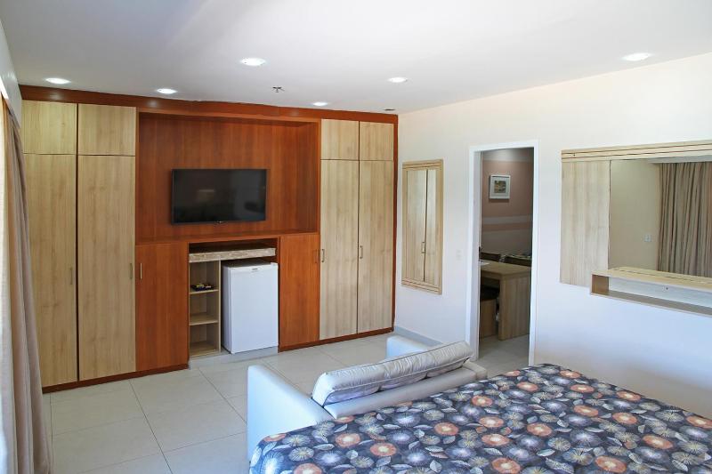 Malibu Palace Hotel - image 41