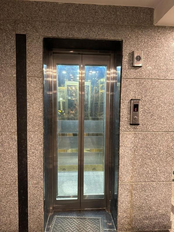 Cozy 1 BHK Private Balcony DLF Phase 3 Gurgaon - image 19