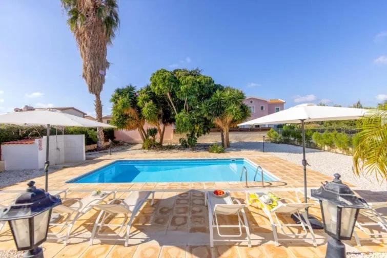 Villa Coral Bee - walking distance to Coral Bay Beach - image 15