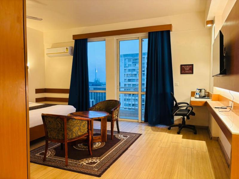 Golden Pent House - image 12