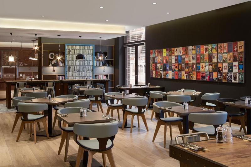 Premier Inn Frankfurt Messe - image 11