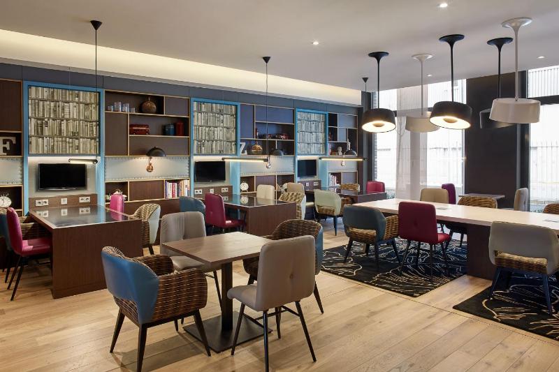Premier Inn Frankfurt Messe - image 10