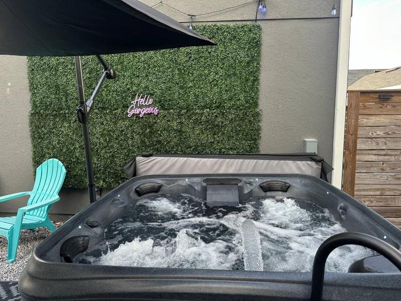 Downtown Orlando Modern Zen Studio Private Hot Tub - image 7