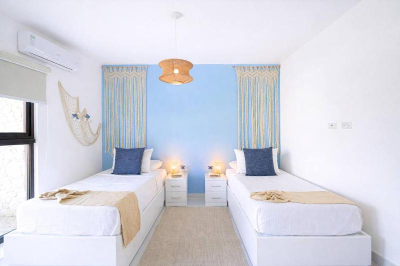 Cozy 3BR Golf and Pool View Apt - image 18