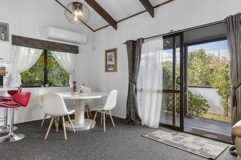 Family Friendly 3BR Home close to Lake Taupo - image 45