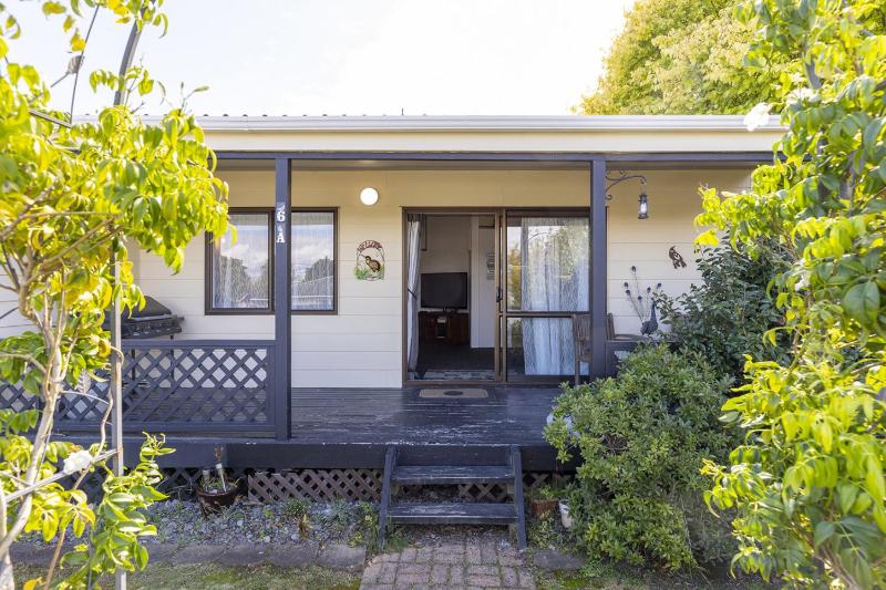 Family Friendly 3BR Home close to Lake Taupo - image 3