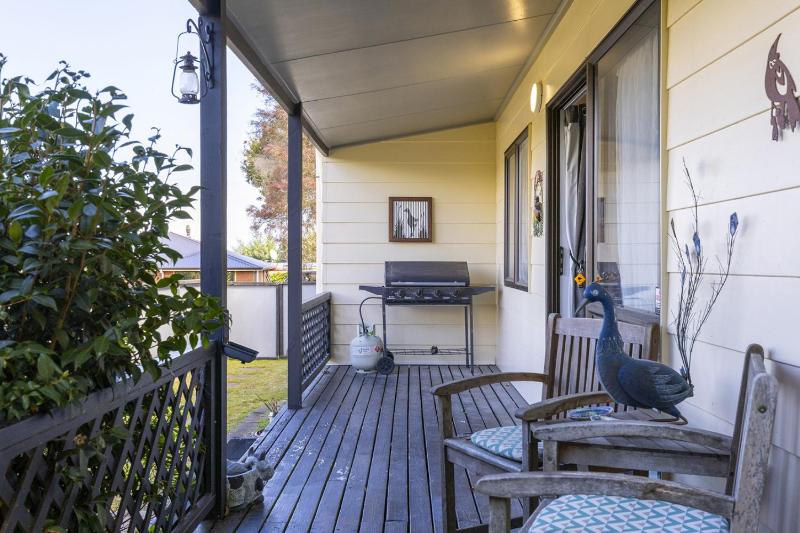 Family Friendly 3BR Home close to Lake Taupo - image 14