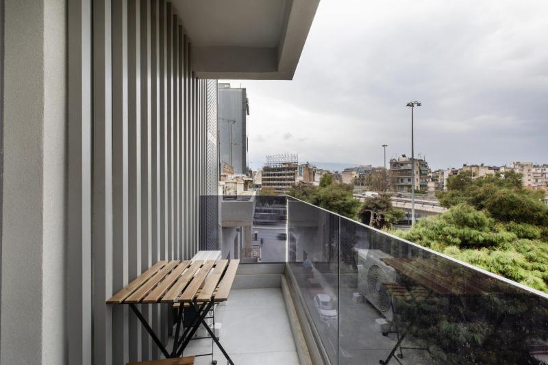 Oraya Chic Studio with Balcony in Athens - image 8