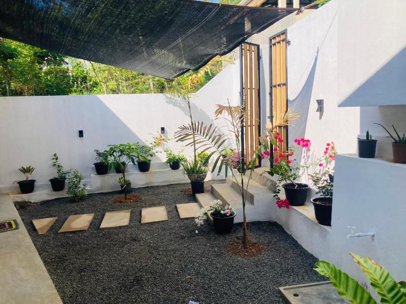 Jacky Homestay Hiriketiya - image 42