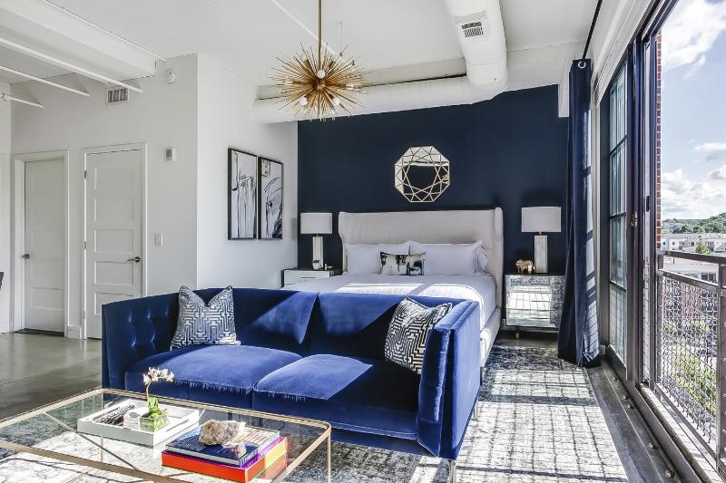 Sapphire Studio by Atlanta Luxury Rentals - image 17