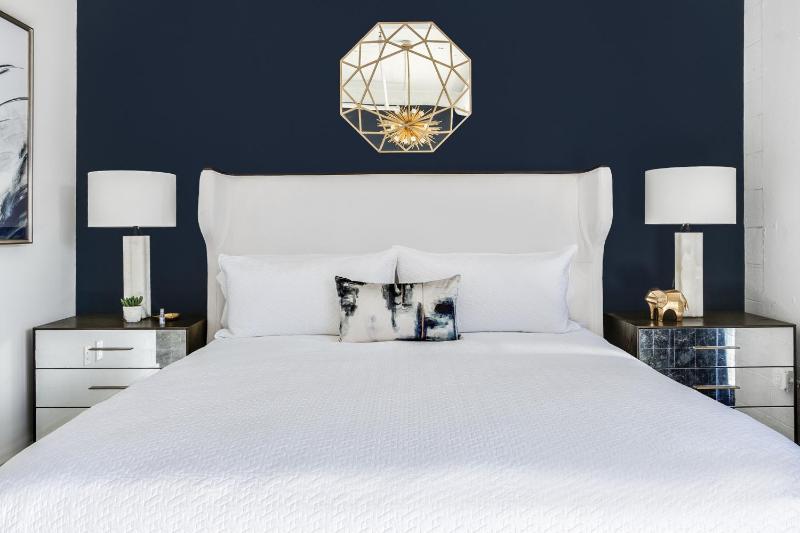 Sapphire Studio by Atlanta Luxury Rentals - image 3