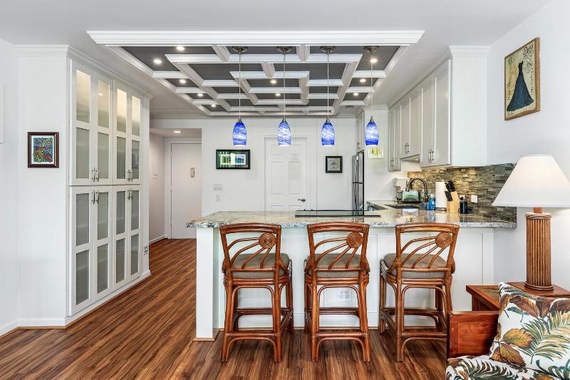 Kona Pacific E629: Beautifully Remodeled condo! - image 22