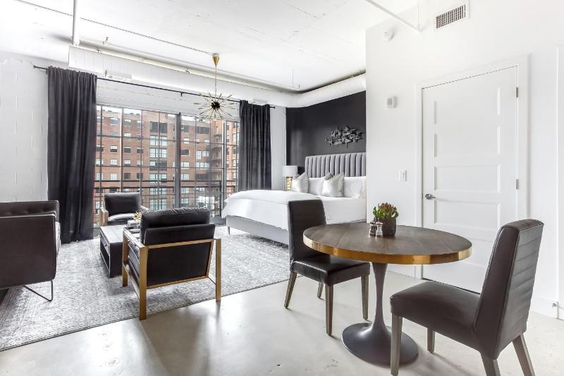 Mink Studio by Atlanta Luxury Rentals - image 16
