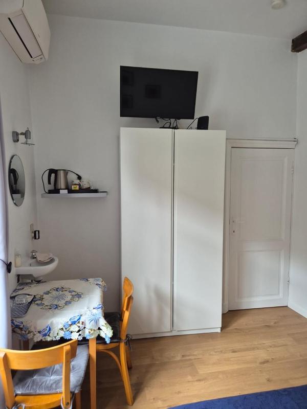 Guest house Adonis - image 7