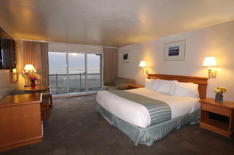 Deluxe King Room image 4
