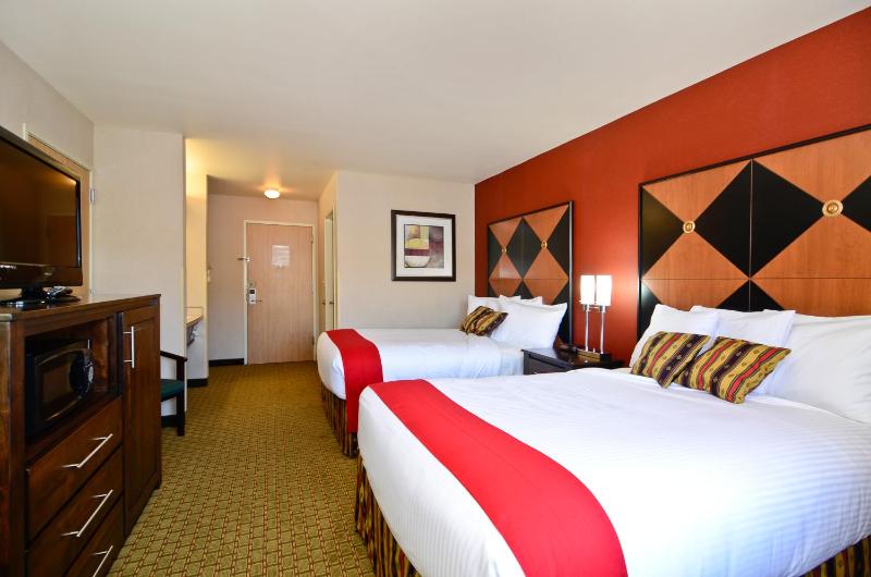 Double Room with Two Double Beds - Non-Smoking image 2