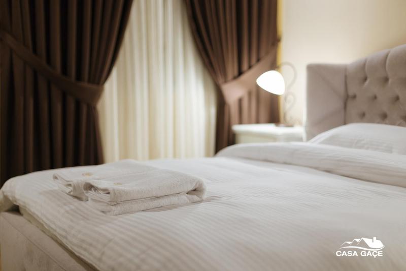 Deluxe Double Room (2 Adults + 1 Child) image 3