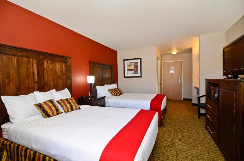 Double Room with Two Double Beds - Non-Smoking image 3