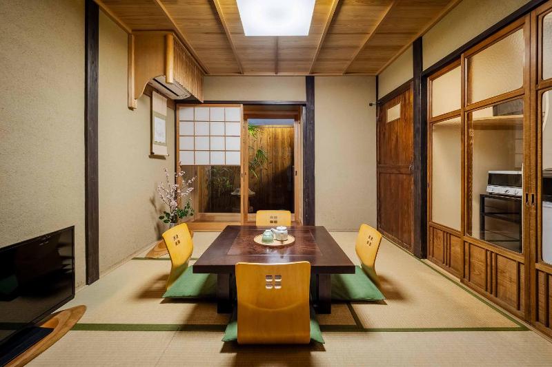 Nadeshiko Shirakawa Machiya House - image 1