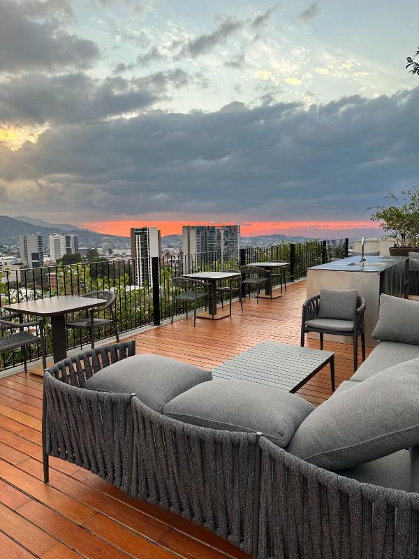 Loft moderno con vista panorámica - image 16