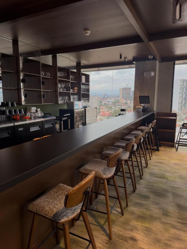 Loft moderno con vista panorámica - image 11