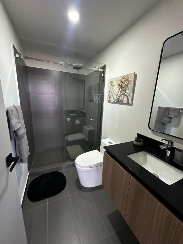 Loft moderno con vista panorámica - image 3