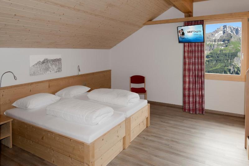 Quadruple Room image 4