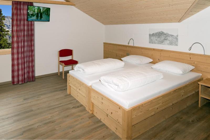 Standard Double Room image 4