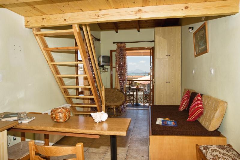 One-Bedroom Loft Apartment with Balcony image 4