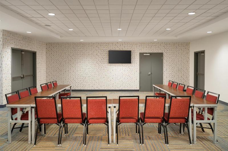 Home2 Suites by Hilton Jacksonville Airport - image 9