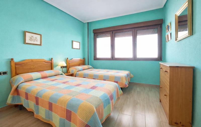 3 Bedroom Beautiful Apartment In Gandía - image 18