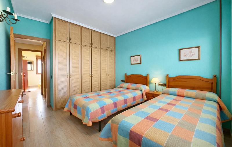 3 Bedroom Beautiful Apartment In Gandía - image 11