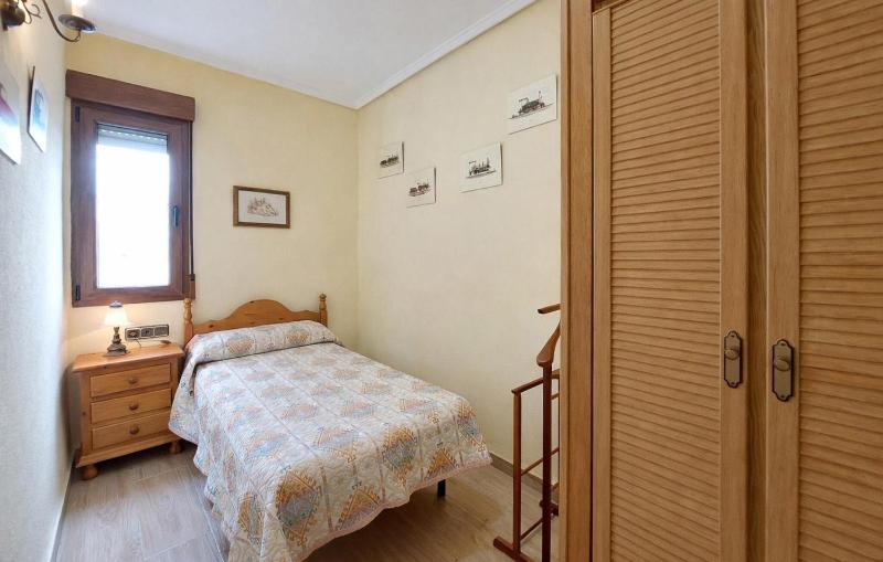 3 Bedroom Beautiful Apartment In Gandía - image 3