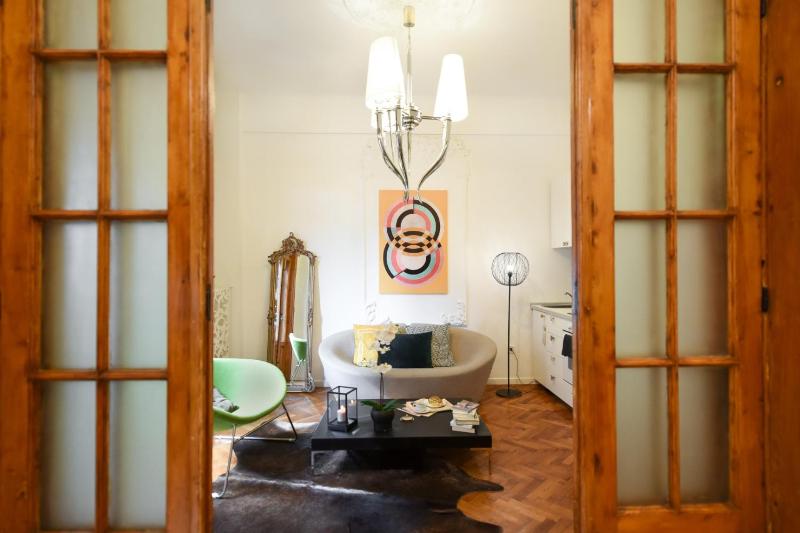 Above the Energy of Calea Victoriei - Bright 1BR in Central Bucharest - image 4