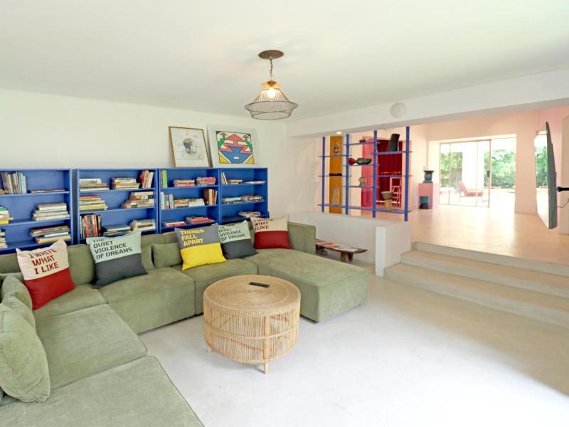 A42 House Art-Filled Boutique Stay Parktown North - image 11