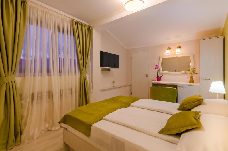 Single Room image 1