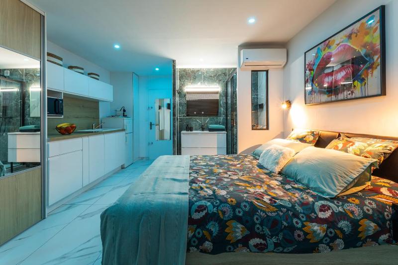 Paloma Héliopolis fully Renovated studio with terrace and parking - image 6