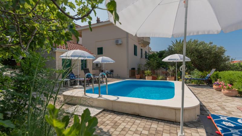 Beatiful Villa Antonela with pool in Makarska - image 2
