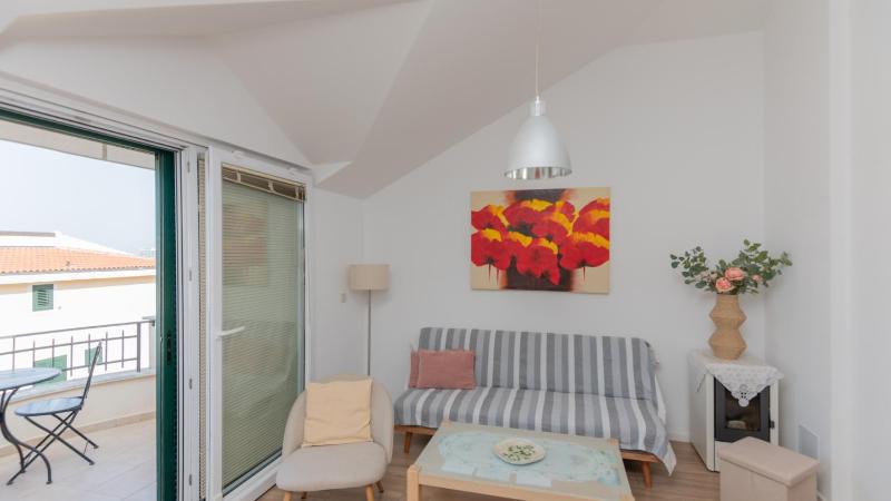 Beatiful Villa Antonela with pool in Makarska - image 12