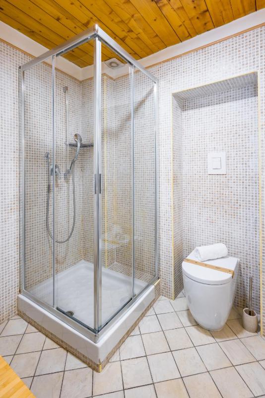 Quercia design home in the center - image 4