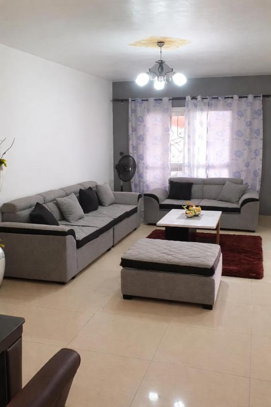 Makepe Bungalow Style - image 1